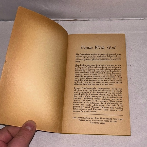 Book Paperback: The Wisdom of the Hindu Mystic Upanishads: Breath of the Eternal - Picture 4 of 5